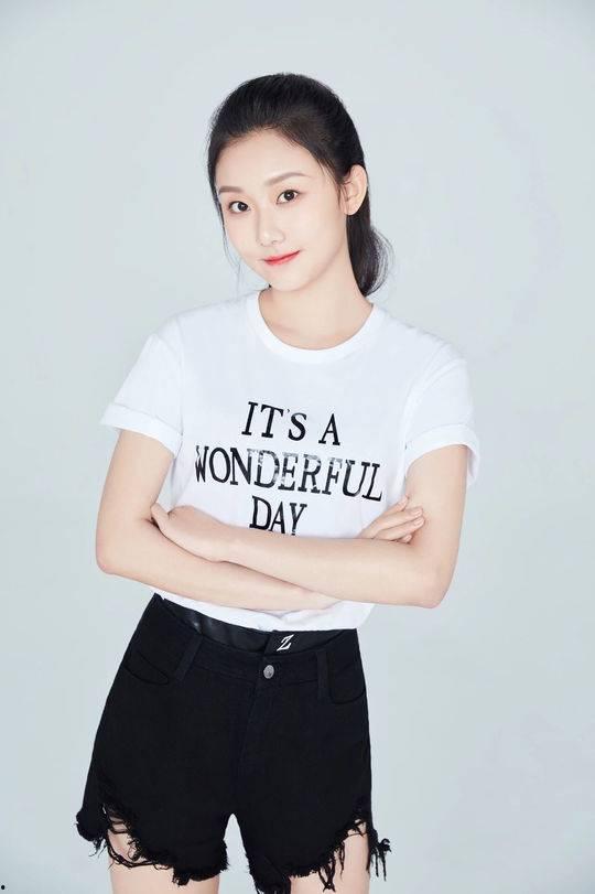 周青闺蜜爆料新闻,揭秘明星背后的惊人真相！